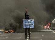 Demo Buruh May Day di Depan Gedung DPR Rusuh