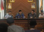 Gubernur Lampung, Rahmat Mirzani Djausal Turun Langsung Temui Massa Yang Gelar Aksi Unjuk Rasa Para Petani Singkong dan Mahasiswa