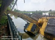 Excavator SDA Pemprov DKI Tenggelam di Marunda Baru, Kelurahan Marunda RW 003