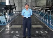 Pakistan Tangkap Pilot Perempuan Pertama India setelah Pesawatnya Ditembak