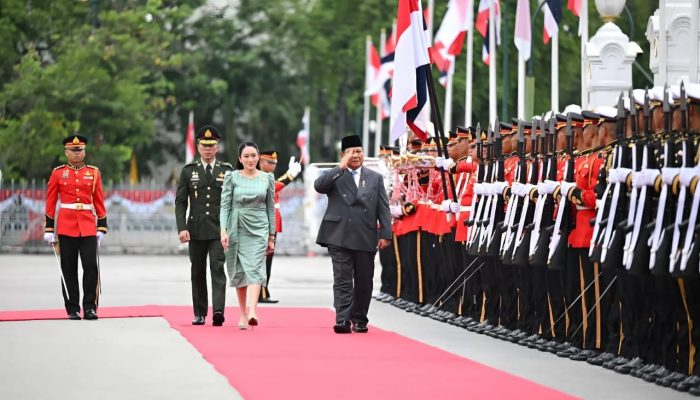Momen Prabowo Disambut Hangat PM Thailand di Bangkok dengan Jajar Kehormatan