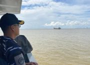 KRI Parang-647 Usir Kapal Vietnam di Selat Durian, Keluar Jalur Pelayaran Internasional
