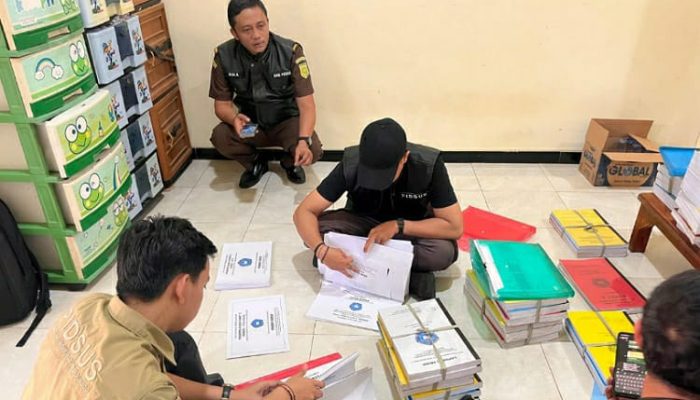 Dugaan Korupsi di Probolinggo, Kejaksaan Geledah Rumah Kepala Sekolah dan Sita 47 Barang Bukti