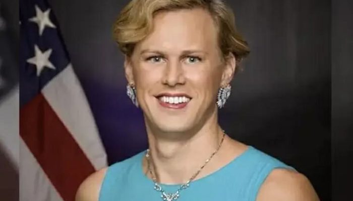 1000 Tentara Amerika yang Transgender Akan di Pecat