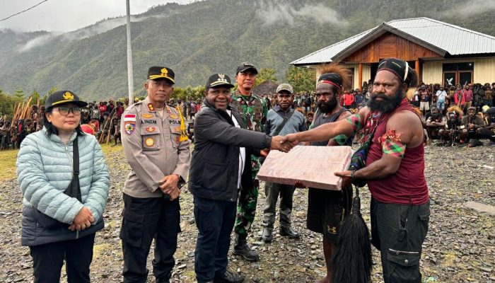 Jelang Ritual Adat Patah Panah, Pemkab Puncak Jaya Bantu Rp 10 Miliar untuk Kedua Kubu