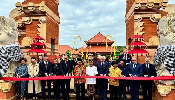 Gubernur Koster Resmikan Taman Budaya Bali Indah di Polandia