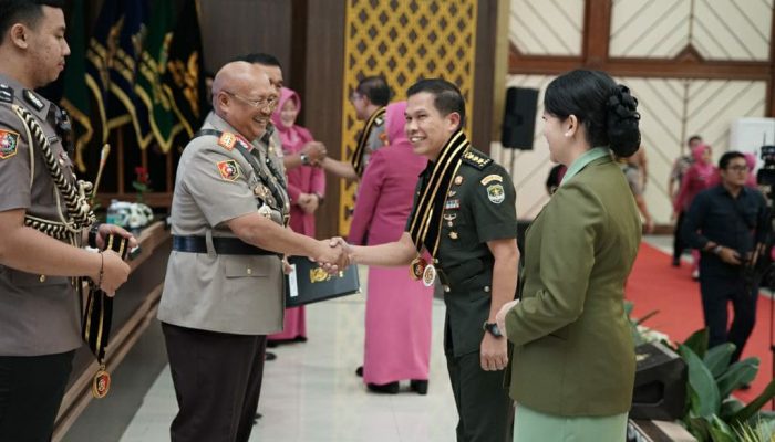 Kol Inf Bangun Siregar Raih Penghargaan UNGGUL Sespimti Polri 2025