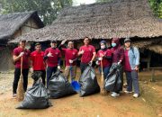 Santika Sahabat Bumi Peduli Lingkungan, 35 Relawan Bersihkan Kawasan Baduy Meski Diguyur Hujan