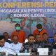 Tumpukan rokok ilegal yang diamankan Tim Gabungan TNI AL