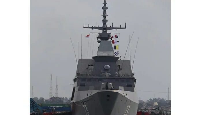 Fregat Siluman Singapura RSS Supreme Datang ke Surabaya