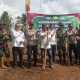 TNI-Polri, Muspika, dan Masyarakat Leuwidamar Tanam Jagung Serentak Kuartal III di Lahan Perhutanan Sosial