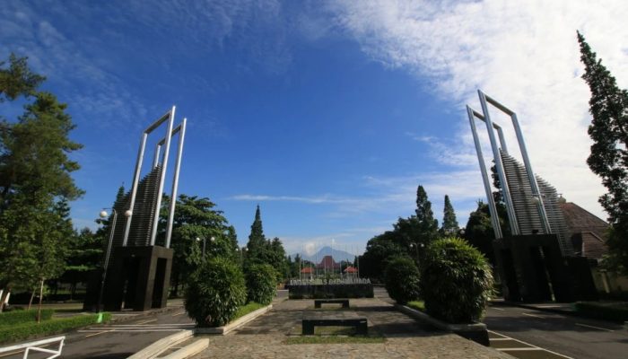 Klarifikasi UGM Soal Pernyataan Sofian Effendi Tentang Keaslian Ijazah Atas Nama Joko Widodo