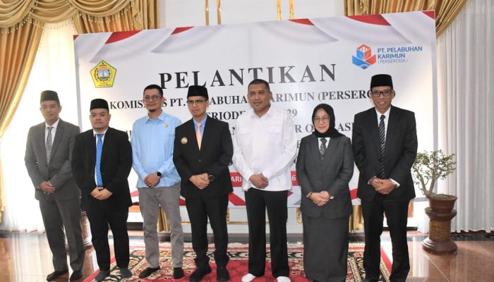 KOMANDAN YONMARHANLAN IV BATAM MENGHADIRI PELANTIKAN KOMISARIS DAN DERIKSI PT. PELABUHAN KARIMUN (PERSERODA)