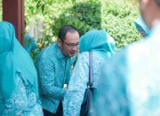 Ketua TP PKK Kota Banjarbaru, H. Riandy Hidayat, saat menyambut rombongan TP PKK Provinsi Kalimantan Selatan