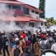 Demo Jaringan Internet di Merauke Berakhir Ricuh, Kantor Telkom Dirusak dan Nyaris Dibakar