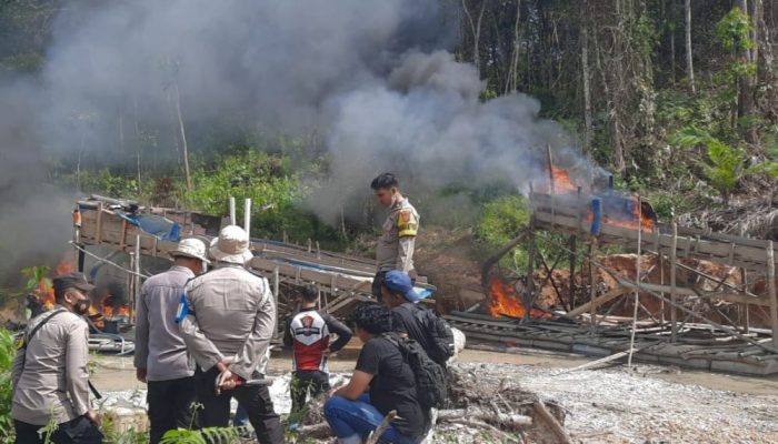 Operasi Tambang Emas Ilegal di Inhu, 10 Rakit Langsung Dimusnahkan