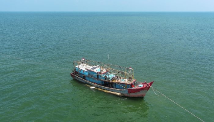 Bakamla RI Bantu Evakuasi KM Aneka Jaya Terbalik di Perairan Pulau Cucu Petong