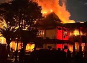 Aksi Diwarnai Kericuhan, Kantor di DPRD Solo Terbakar