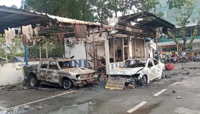 Kantor Samsat Dibakar Sekelompok Orang Tak Dikenal