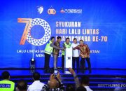 Penyematan Pin Emas dan Peluncuran Digital Kolrantas di Syukuran HUT Lalu Lintas ke-70