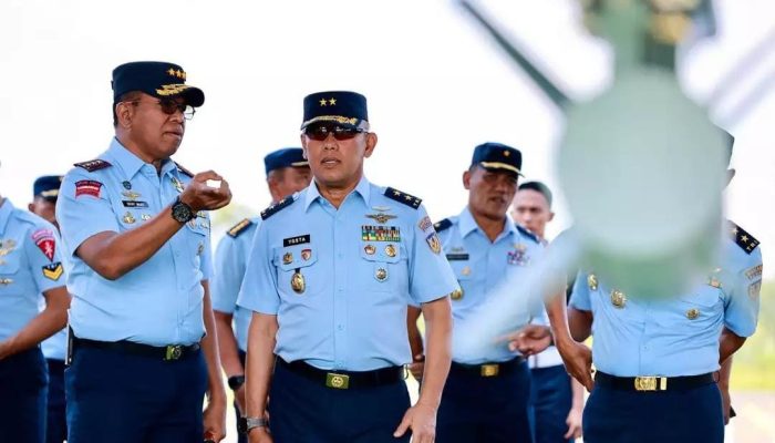 Panglima Korpasgat Dampingi Kepala Staf Angkatan Udara Tinjau Kesiapan Lanud Supadio