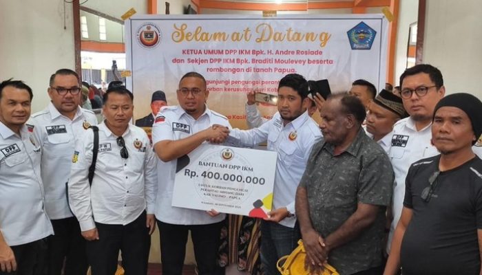 Andre Rosiade Beri Rp. 400 Juta ke Perantau Minang Terdampak Ricuh Yalimo