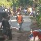 Warga Tiga Desa di Muncang Gotong Royong Perbaiki Jalan Rusak Parah, Pemkab Lebak Diminta Turun Tangan