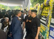 Pa Sahli Kasau Tk. III Bid. Kuatudnas Takziah ke Rumah Duka Marsda TNI Wahyu Hidayat Sudjatmiko