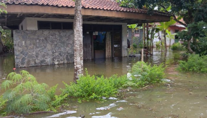 Banjir Rendam 165 Rumah di Pangandaran, BPBD Lakukan Evakuasi Warga