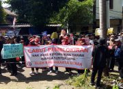 ‎Warga Sunter Jaya Geruduk Kantor BPN Jakarta Utara Desak Buka Blokir Sertifikat Tanah