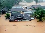 Kabupaten Tapanuli Tengah dilanda Banjir, Bandang, air deras dan longsor dibeberapa titik di kecamatan Tukka