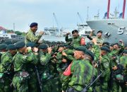 Pangkolinlamil Lepas Satgas Yonif 300/Brawijaya ke Perbatasan RI–PNG