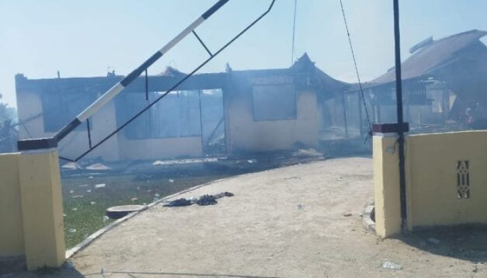 Terduga BD Sabu Dilepas, Kantor Polisi di Kabupaten Madina Dibakar Massa