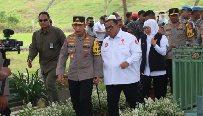 Kapolri Ziarah Makam Marsinah, Tinjau Lokasi Pembangunan Museum Nasional di Nganjuk