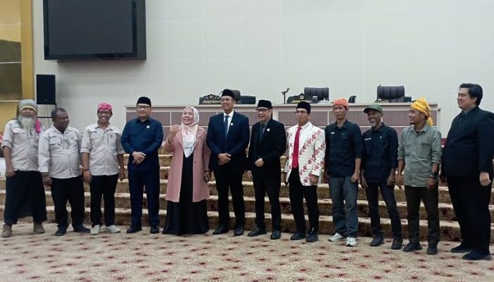 Menutup Tahun 2025, DPRD Ketuk Palu Perda MHA Sulteng