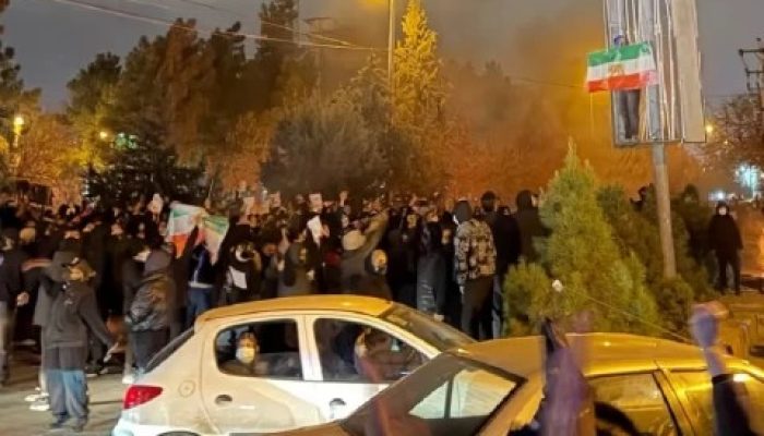 Gelombang Demonstrasi Iran Memanas, Banyak yang Tewas