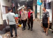 Polsek Pademangan Gelar Patroli Jalan Kaki Dukung Program “Jaga Lingkungan”