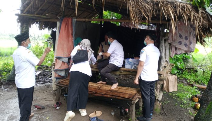 Gerak Cepat Camat petir , Desa, dan Puskesmas Petir Tangani Kondisi Bapak Sukardi