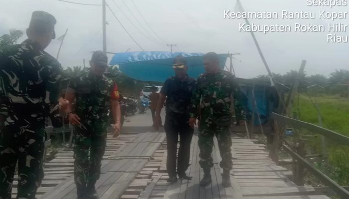 Koramil 0321-02/TP Dampingi Tim Zidam Tinjau Rencana Pembangunan Jembatan di Sekapas Rantau Kopar Rohil