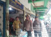 Patroli Jalan Kaki Polsek Pademangan Sambangi Pasar Elang, Perkuat Keamanan Lingkungan