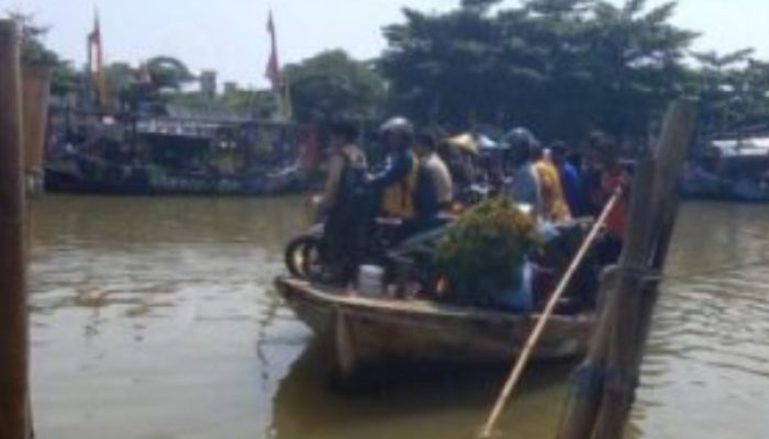 8 Kereta Rute Jakarta–Semarang Terhambat Imbas Rel Terendam Banjir di Kendal