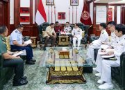 Menhan Sjafrie Terima Kunjungan Kepala Staf AL Jepang, Bahas Kerja Sama Alutsista hingga Latma