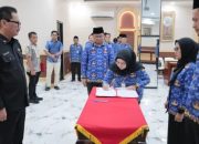 Lantik Pejabat Struktural dan Fungsional Bapperida