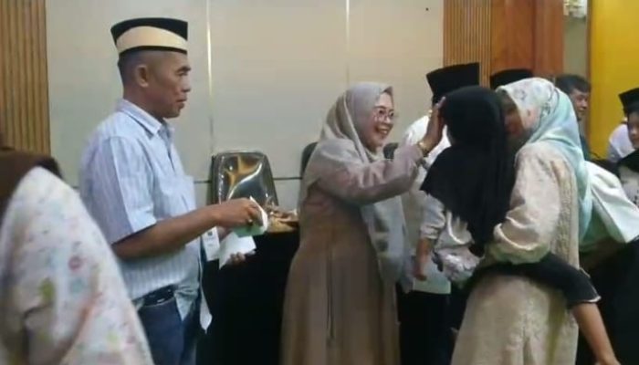 Momen penutupan menjelang bulan puasa desa karang tengah menggelar santunan anak yatim