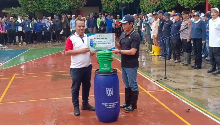 Menteri Lingkungan Hidup Pimpin Kerja Bhakti di Rorotan, Libatkan Ratusan Personel dan Warga