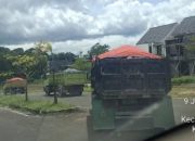 Dampak polusi akibat aktivitas lalu lalang dump truck pengangkut pasir dan berangkal dari lokasi Kapling Tubagus