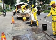Jalan Kebon Sirih: Pusat Pemerintahan dan Bisnis, tapi Jalan Rusak Hanya Ditambal