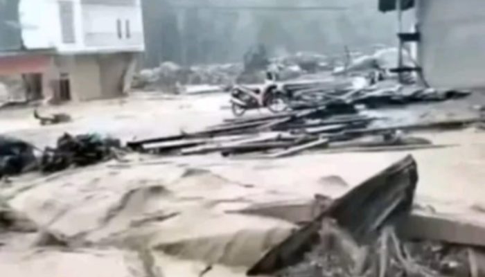 Hujan deras kembali , Tapteng Mencekam Lagi, Banjir Rendam 4 Kecamatan Hingga 1 Meter