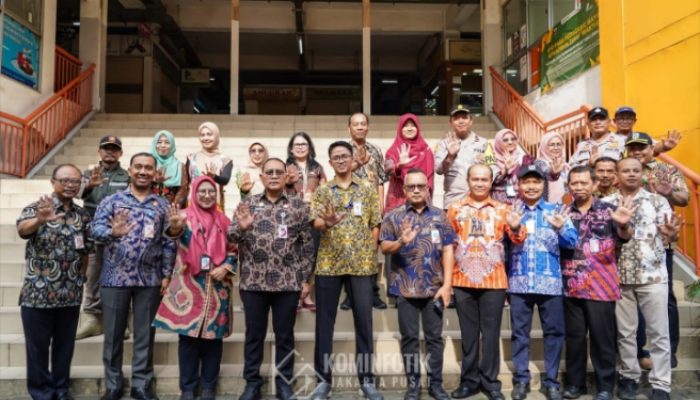 Walikota Jakpus Cek Harga Pangan di Pasar Tradisional dan Modern