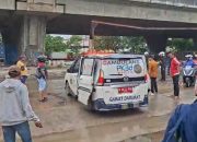 Diduga Mengantuk, Pemotor Hajar Buntut Truck Trailer Di Cakung Cilincing : Korban Dibawa Ke RSUD Koja